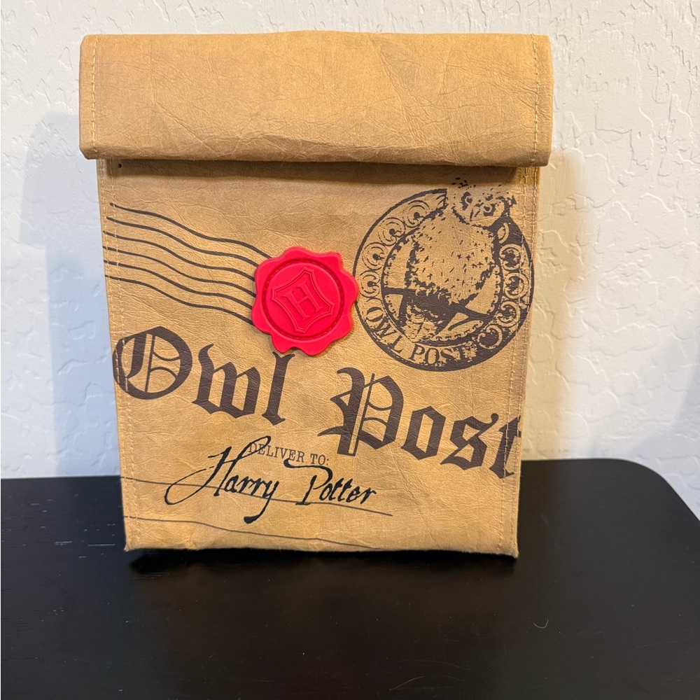 Bioworld Harry Potter Owl Post Lunch Bag with Red Seal NWT